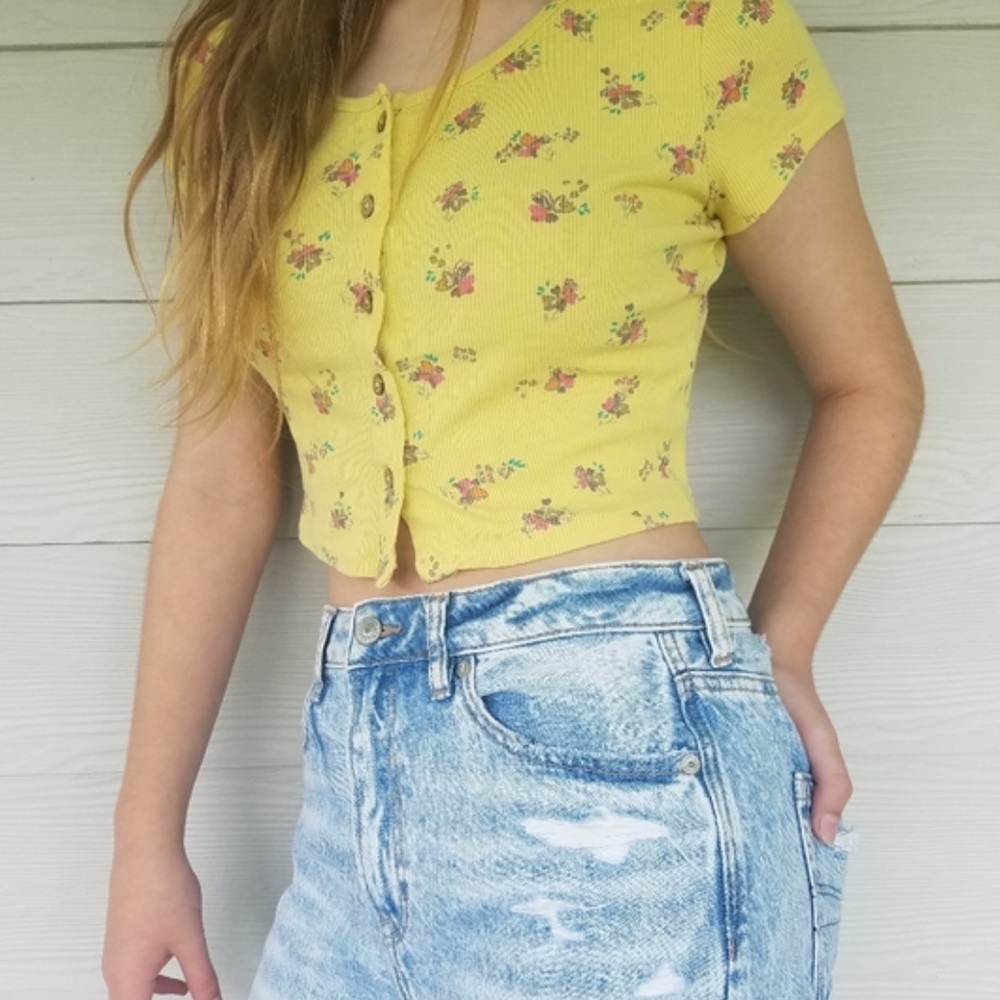 Floral Ribbed Crop Top - Picture 2 of 4